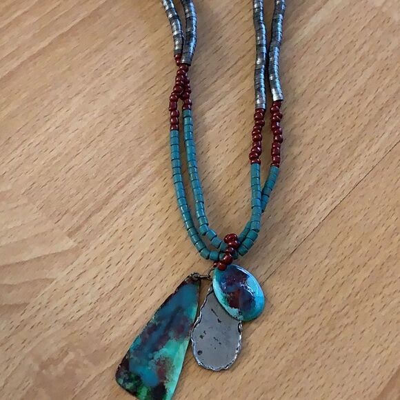 Treska Necklace  - Picture 2 of 5